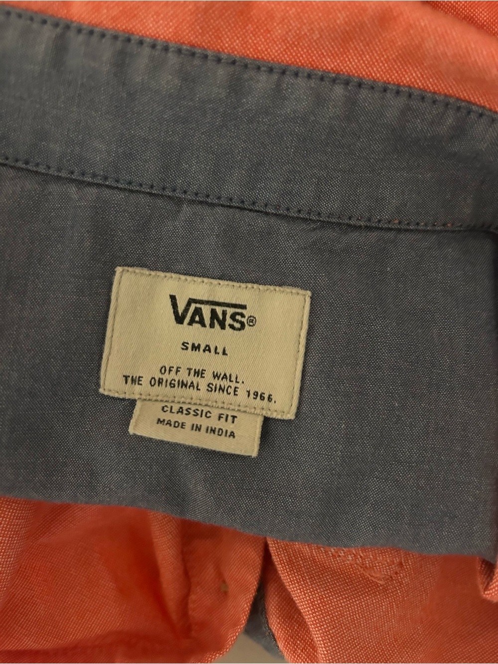 Vans Classic Fit Button Down Short Sleeve Shirt Men’s Small Fish Peach Pink - Picture 3 of 5